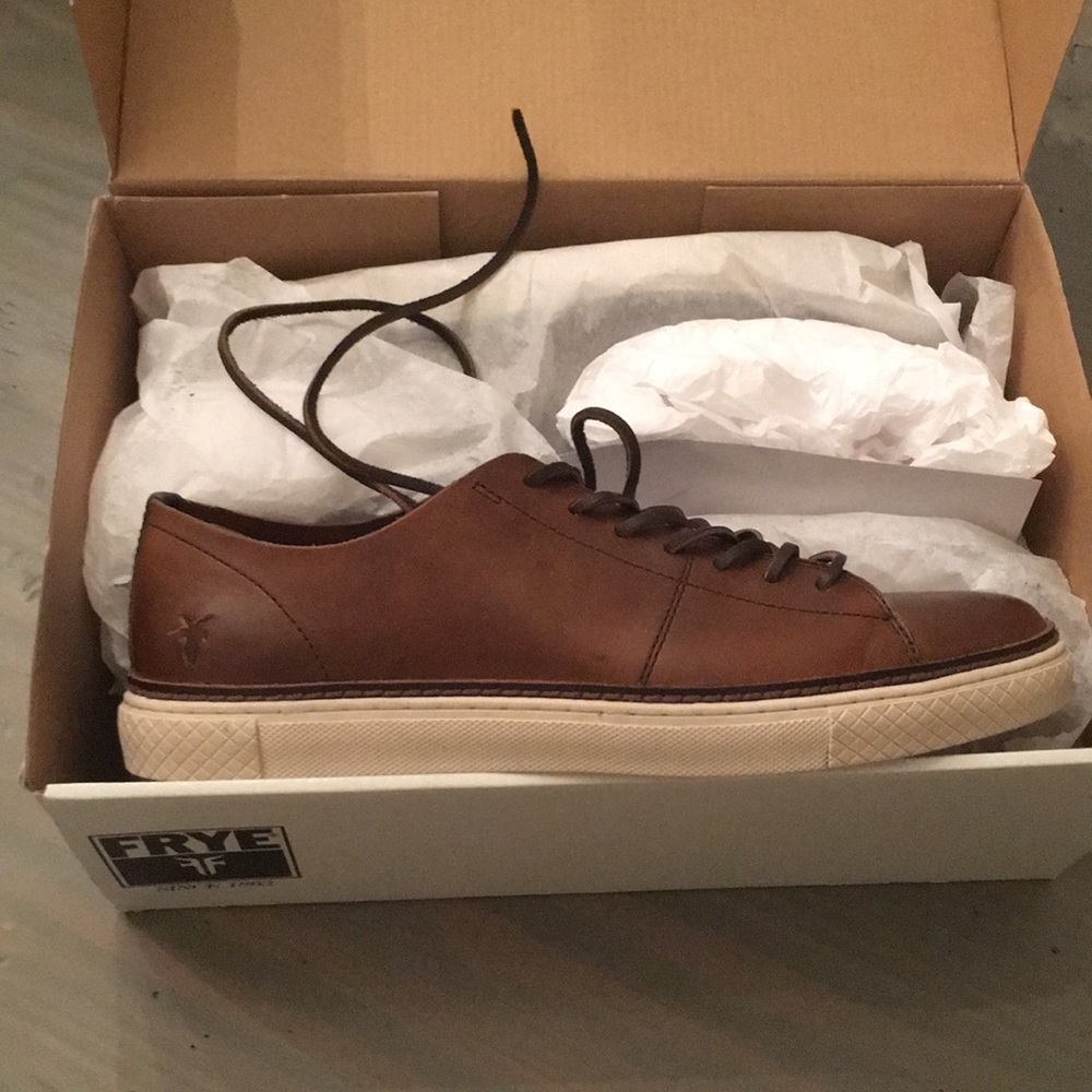 Men’s FRYE Gates Low Lace - Whiskey - size 10M